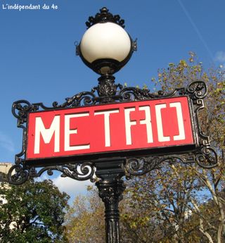 Lindependantdu4e_panneau_metro_iena_IMG_7800