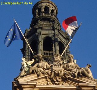 Lindependantdu4e_hotel_de_ville_symboles_republique_IMG_2825_bis