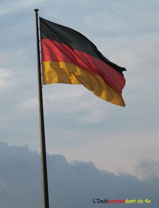 Lindependantdu4e_drapeau_allemand_IMG_5952