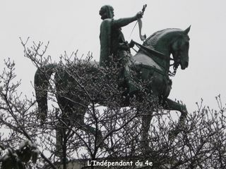 Lindependantdu4e_statue_etienne_marcel_neige_IMG_3974
