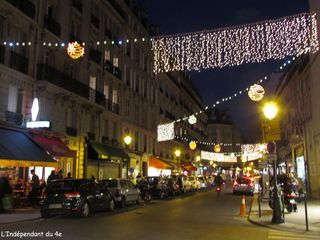 Lindependantdu4e_deco_noel_rue_rambuteau_archives_IMG_3639