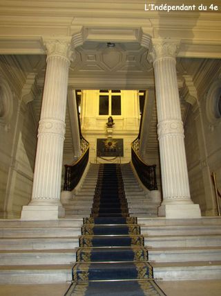 Lindependantdu4e_mairie_escalier_IMG_1568